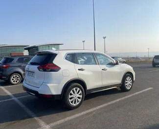 Mietwagen Nissan Rogue 2018 in Georgien, mit Benzin-Kraftstoff und 180 PS ➤ Ab 140 GEL pro Tag.