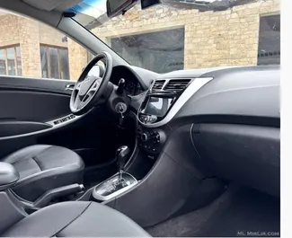 Mietwagen Hyundai Accent 2015 in Albanien, mit Diesel-Kraftstoff und 99 PS ➤ Ab 35 EUR pro Tag.
