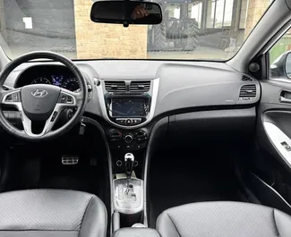 Vermietung Hyundai Accent. Wirtschaft Fahrzeug zur Miete in Albanien ✓ Kaution Einzahlung von 50 EUR ✓ Versicherungsoptionen KFZ-HV, VKV Komplett, Ausland.