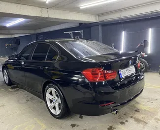Vermietung BMW 320d. Komfort, Premium Fahrzeug zur Miete in Georgien ✓ Kaution Einzahlung von 150 GEL ✓ Versicherungsoptionen KFZ-HV, TKV, Insassen.