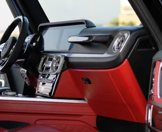 Vermietung Mercedes-Benz G63 AMG. Premium, Luxus, SUV Fahrzeug zur Miete in VAE ✓ Kaution Einzahlung von 2500 AED ✓ Versicherungsoptionen KFZ-HV.