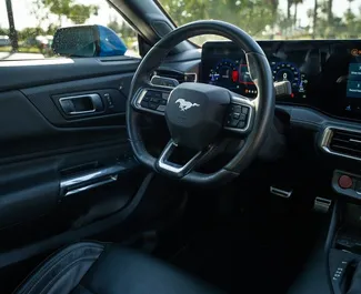 Ford Mustang Cabrio 2024 zur Miete verfügbar in Batumi, mit Kilometerbegrenzung 200 km/Tag.