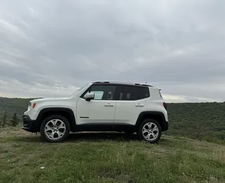 Benzin 24,0L Motor von Jeep Renegade 2017 zur Miete in Batumi.
