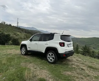 Vermietung Jeep Renegade. Wirtschaft, Komfort, Crossover Fahrzeug zur Miete in Georgien ✓ Kaution Einzahlung von 100 GEL ✓ Versicherungsoptionen KFZ-HV.