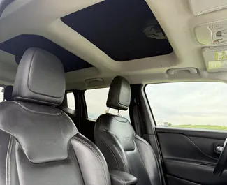 Jeep Renegade 2017 mit Antriebssystem Allradantrieb, verfügbar in Batumi.