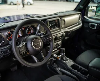 Jeep Wrangler 2023 zur Miete verfügbar in Batumi, mit Kilometerbegrenzung 250 km/Tag.