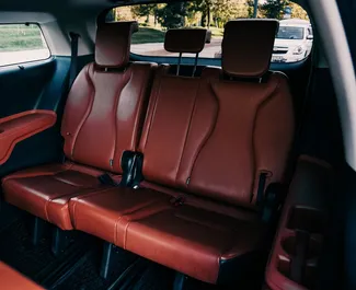 Kia Carnival 2023 zur Miete verfügbar in Taschkent, mit Kilometerbegrenzung 300 km/Tag.