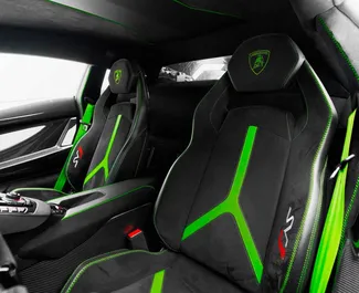Lamborghini Aventador-SVJ 2020 zur Miete verfügbar in Dubai, mit Kilometerbegrenzung unbegrenzte.