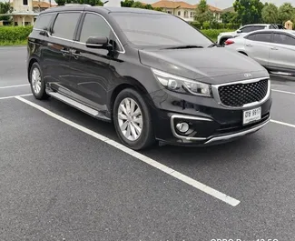 Autovermietung Kia Carnival Nr.13386 Automatisch am Flughafen Bangkok Suvarnabhumi, ausgestattet mit einem 2,2L Motor ➤ Von Worawut in Thailand.