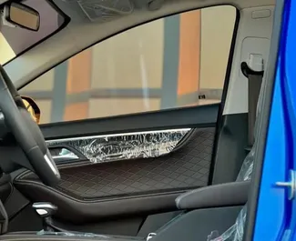 Vermietung JAC J7. Komfort Fahrzeug zur Miete in VAE ✓ Kaution Einzahlung von 2500 AED ✓ Versicherungsoptionen KFZ-HV.