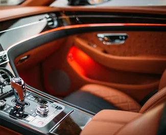 Vermietung Bentley Continental GTC. Premium, Luxus, Cabrio Fahrzeug zur Miete in VAE ✓ Kaution Einzahlung von 2500 AED ✓ Versicherungsoptionen KFZ-HV.