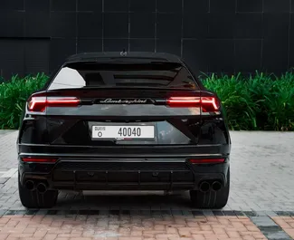 Innenraum von Lamborghini Urus zur Miete in VAE. Ein großartiges 5-Sitzer Fahrzeug mit Automatisch Getriebe.