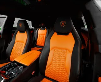 Benzin 4,0L Motor von Lamborghini Urus 2021 zur Miete in Dubai.