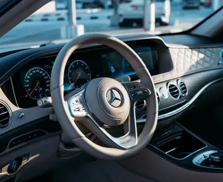 Mietwagen Mercedes-Benz S560 2022 in VAE, mit Benzin-Kraftstoff und 621 PS ➤ Ab 2800 AED pro Tag.