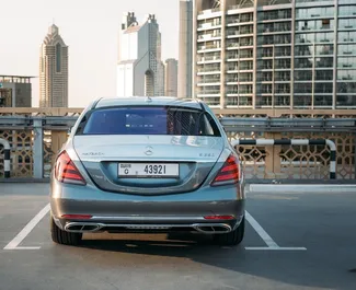 Frontansicht eines Mietwagens Mercedes-Benz S560 in Dubai, VAE ✓ Auto Nr.13442. ✓ Automatisch TM ✓ 0 Bewertungen.