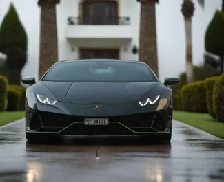 Frontansicht eines Mietwagens Lamborghini Huracan Evo in Dubai, VAE ✓ Auto Nr.13470. ✓ Automatisch TM ✓ 0 Bewertungen.