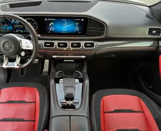 Frontansicht eines Mietwagens Mercedes-Benz GLE63-S Coupe in Dubai, VAE ✓ Auto Nr.13479. ✓ Automatisch TM ✓ 0 Bewertungen.