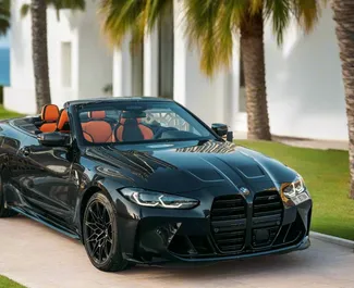 Innenraum von BMW M4 Competition zur Miete in VAE. Ein großartiges 4-Sitzer Fahrzeug mit Automatisch Getriebe.