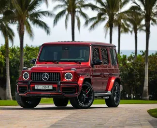 Frontansicht eines Mietwagens Mercedes-Benz G63 AMG in Dubai, VAE ✓ Auto Nr.13384. ✓ Automatisch TM ✓ 0 Bewertungen.