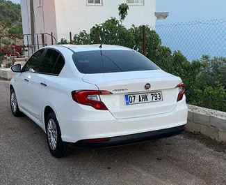 Mietwagen Fiat Egea 2019 in der Türkei, mit Benzin-Kraftstoff und 120 PS ➤ Ab 31 USD pro Tag.
