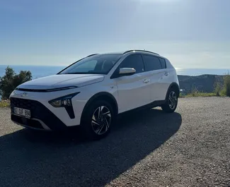 Frontansicht eines Mietwagens Hyundai Bayon in Alanya, Türkei ✓ Auto Nr.13515. ✓ Automatisch TM ✓ 0 Bewertungen.