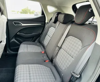 Mietwagen MG ZS 2024 in VAE, mit Benzin-Kraftstoff und 120 PS ➤ Ab 130 AED pro Tag.