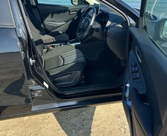 Benzin 1,5L Motor von Mazda 2 2022 zur Miete in Larnaca.