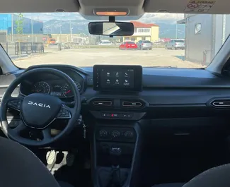Vermietung Dacia Sandero Stepway. Wirtschaft, Komfort, Crossover Fahrzeug zur Miete in Albanien ✓ Kaution Keine Kaution ✓ Versicherungsoptionen KFZ-HV, TKV, VKV Plus, VKV Komplett, Diebstahlschutz, Ausland, Junge.