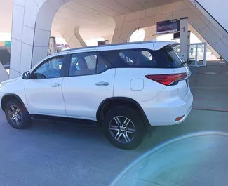 Autovermietung Toyota Fortuner Nr.13436 Automatisch in Tiflis, ausgestattet mit einem 2,7L Motor ➤ Von Ia in Georgien.