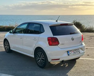 Vermietung Volkswagen Polo. Wirtschaft Fahrzeug zur Miete in Montenegro ✓ Kaution Einzahlung von 100 EUR ✓ Versicherungsoptionen KFZ-HV, TKV, VKV Plus, Ausland.