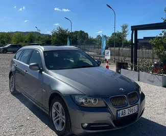 BMW 3-series Compact 2011 mit Antriebssystem Frontantrieb, verfügbar am Flughafen von Tirana.