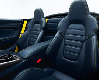Benzin 3,0L Motor von Porsche 911 Carrera S Cabrio 2022 zur Miete in Dubai.