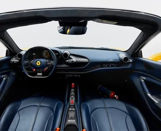 Benzin 3,0L Motor von Ferrari F8 Spider 2022 zur Miete in Dubai.