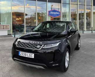Frontansicht eines Mietwagens Land Rover Range Rover Evoque in Barcelona, Spanien ✓ Auto Nr.13133. ✓ Automatisch TM ✓ 0 Bewertungen.