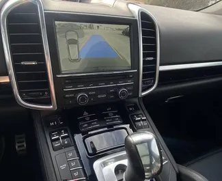 Mieten Sie ein Porsche Cayenne in Tiflis Georgien