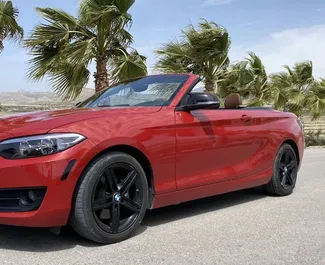 Vermietung BMW 218i Cabrio. Komfort, Premium, Cabrio Fahrzeug zur Miete in Spanien ✓ Kaution Einzahlung von 1000 EUR ✓ Versicherungsoptionen KFZ-HV.