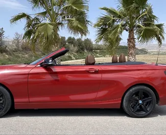 BMW 218i Cabrio 2020 zur Miete verfügbar in Alicante, mit Kilometerbegrenzung 250 km/Tag.