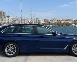 BMW 530d 2017 zur Miete verfügbar in Alicante, mit Kilometerbegrenzung 250 km/Tag.