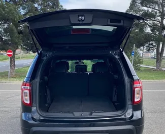Benzin 3,5L Motor von Ford Explorer 2018 zur Miete in Tiflis.