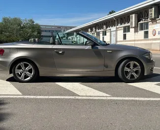 Vermietung BMW 120d Cabrio. Komfort, Premium, Cabrio Fahrzeug zur Miete in Spanien ✓ Kaution Einzahlung von 500 EUR ✓ Versicherungsoptionen KFZ-HV.