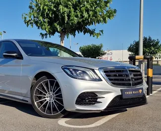 Frontansicht eines Mietwagens Mercedes-Benz S350 in Alicante, Spanien ✓ Auto Nr.13567. ✓ Automatisch TM ✓ 0 Bewertungen.