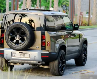 Benzin 2,0L Motor von Land Rover Defender 2022 zur Miete in Dubai.