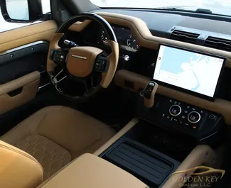 Vermietung Land Rover Defender. Komfort, Premium, SUV Fahrzeug zur Miete in VAE ✓ Kaution Einzahlung von 2500 AED ✓ Versicherungsoptionen KFZ-HV.