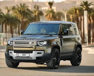 Frontansicht eines Mietwagens Land Rover Defender in Dubai, VAE ✓ Auto Nr.13459. ✓ Automatisch TM ✓ 0 Bewertungen.