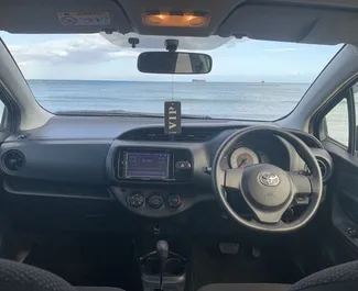 Benzin 1,3L Motor von Toyota Vitz 2016 zur Miete in Larnaca.