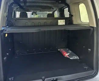 Vermietung Opel Combo Life. Komfort, Minivan Fahrzeug zur Miete in der Türkei ✓ Kaution Einzahlung von 300 USD ✓ Versicherungsoptionen KFZ-HV, TKV, VKV Plus, VKV Komplett, Junge, Keine Kaution.