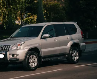 Frontansicht eines Mietwagens Toyota Land Cruiser Prado in Taschkent, Usbekistan ✓ Auto Nr.13556. ✓ Automatisch TM ✓ 0 Bewertungen.