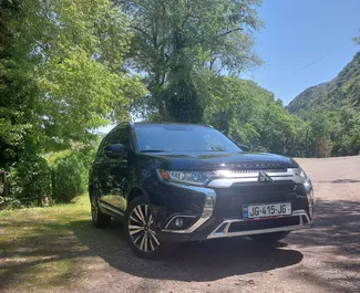Mitsubishi Outlander 2019 zur Miete verfügbar in Tiflis, mit Kilometerbegrenzung unbegrenzte.