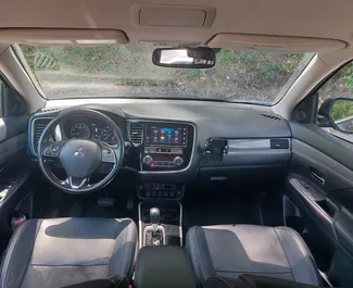 Mitsubishi Outlander 2019 mit Antriebssystem Allradantrieb, verfügbar in Tiflis.