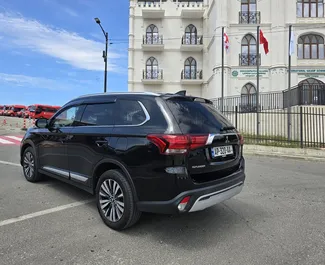 Vermietung Mitsubishi Outlander Xl. Komfort, Crossover Fahrzeug zur Miete in Georgien ✓ Kaution Keine Kaution ✓ Versicherungsoptionen KFZ-HV, TKV, VKV Komplett, Insassen, Diebstahlschutz.